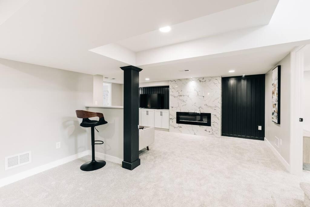 Beautiful Luxury Home Freshly Renovated With Big Yard, Seating & Grill Pad Cottage Grove Exterior foto